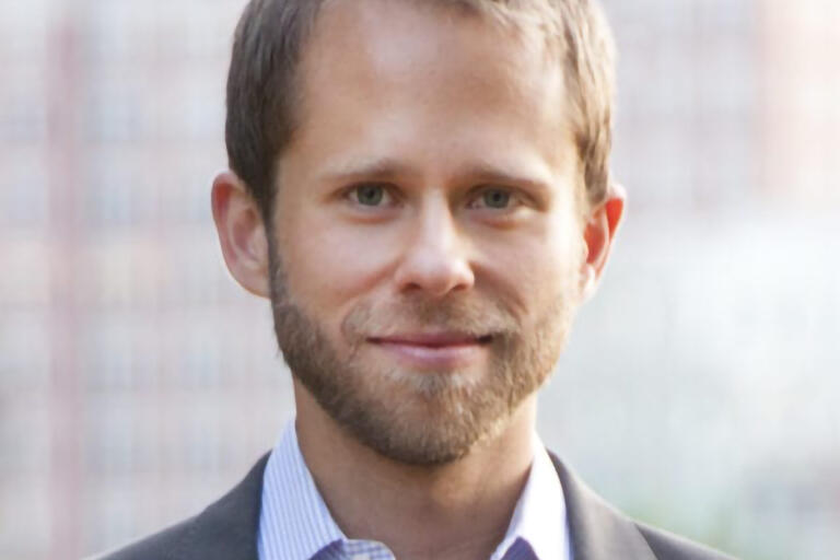 Jonathan Weigel Headshot